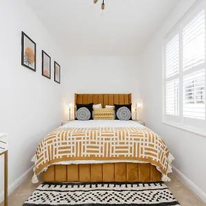 Apartment Stunning Modern Space In & Free Parking, Brighton